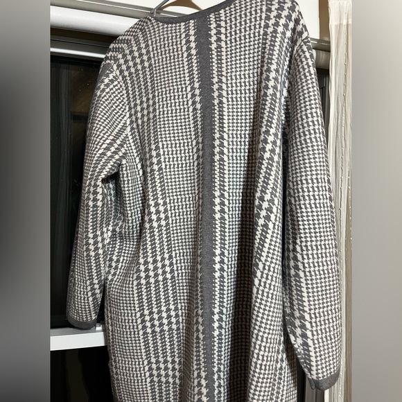 Laura Cardigan - Picture 2 of 3